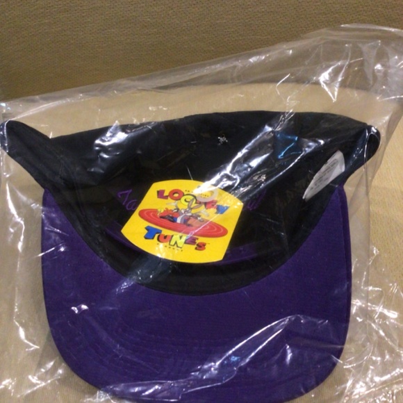 NWT Vintage Men’s Looney Tunes “Tasmanian Devil” Adjustable SnapBack Hat - Picture 2 of 3